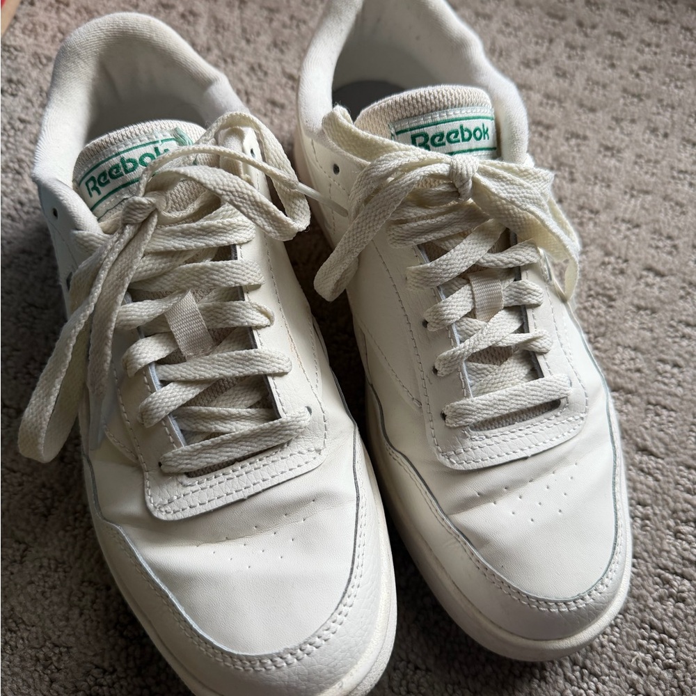 Reebok Sneakers